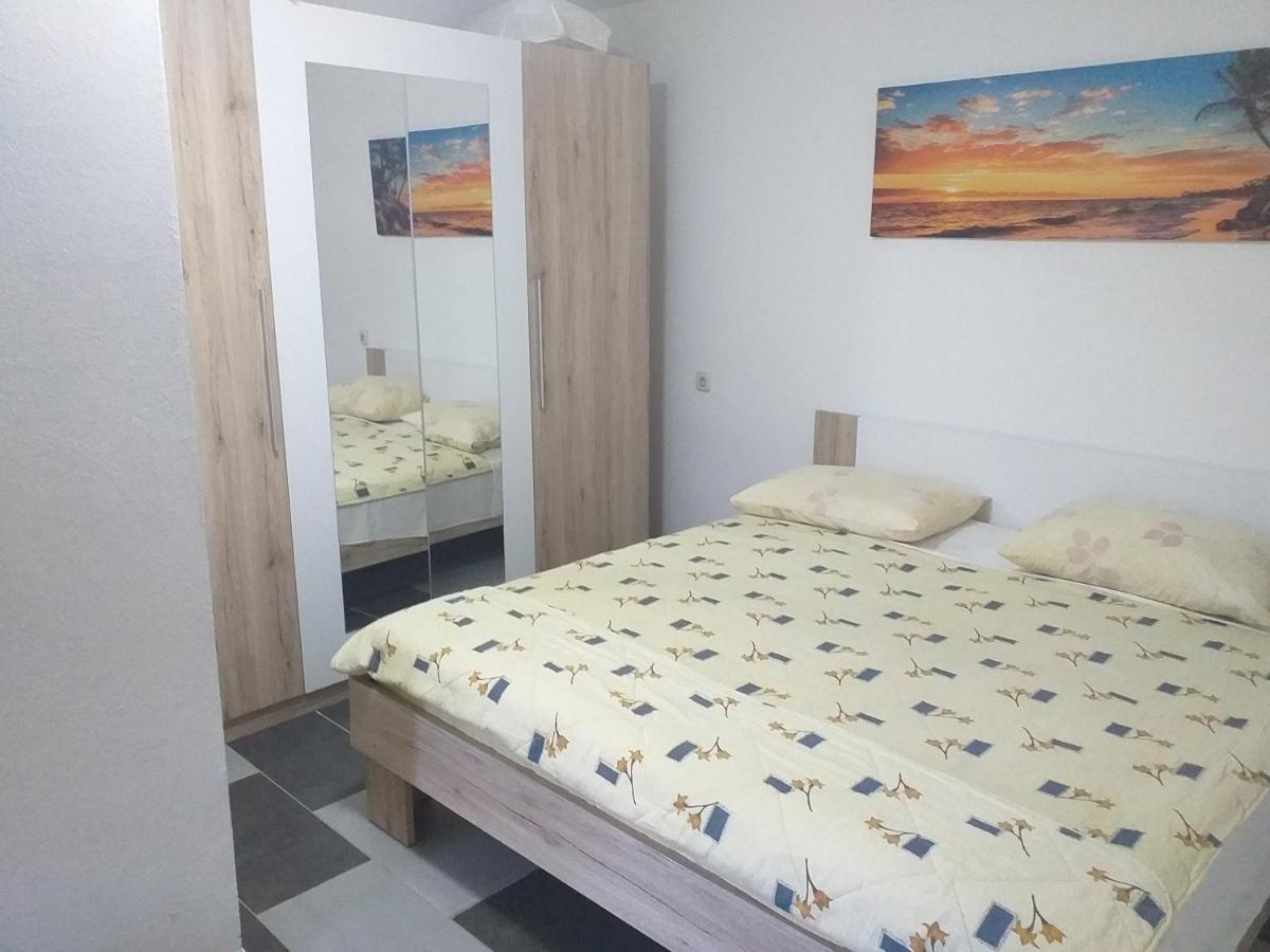 Apartmani Branka 르티나 외부 사진