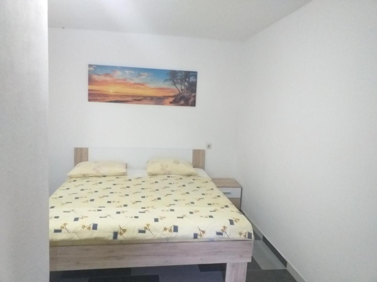 Apartmani Branka 르티나 외부 사진